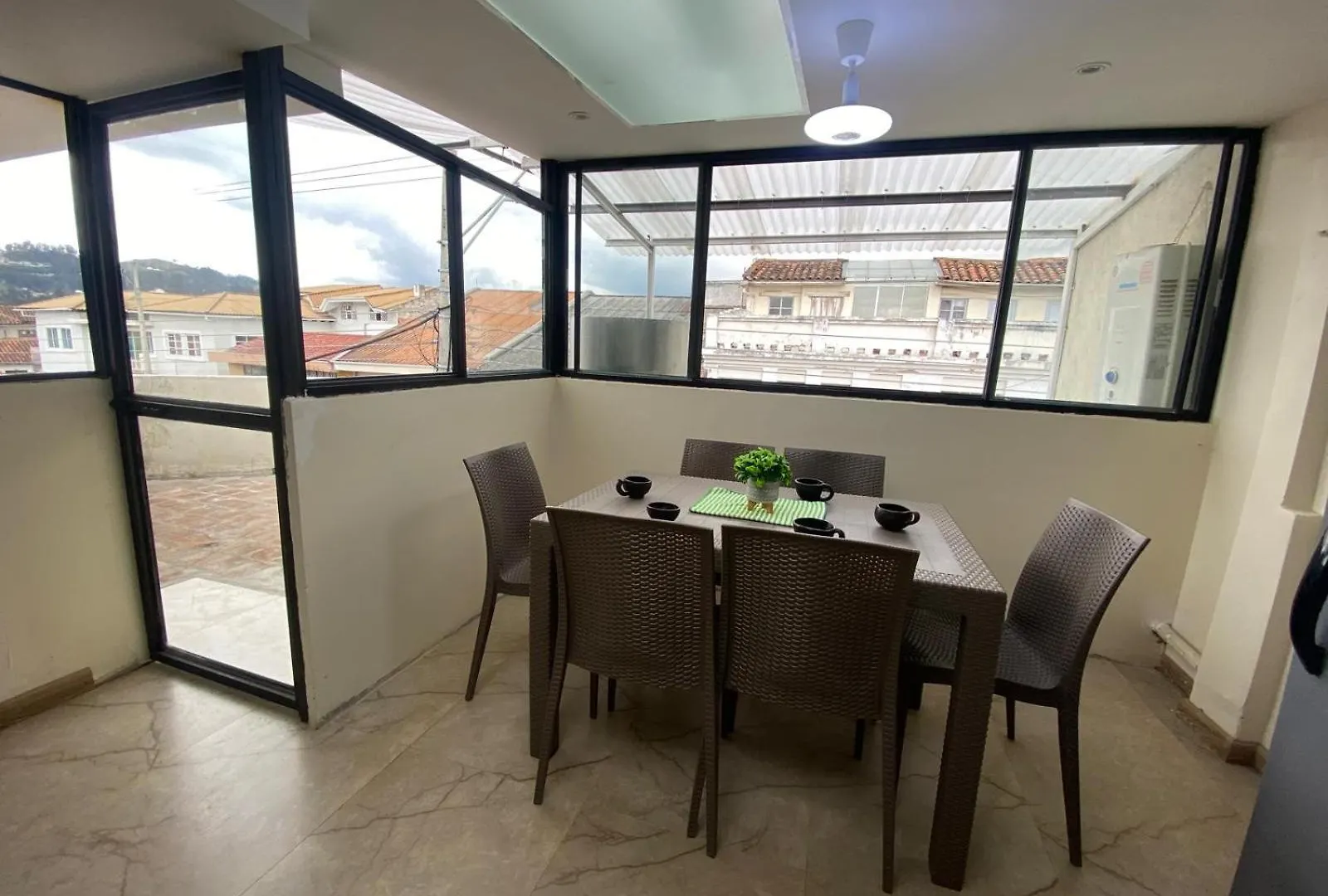 Daire Elegante Penthouse De 3 Dormitorios En En Centro Historico De Cuenca IX